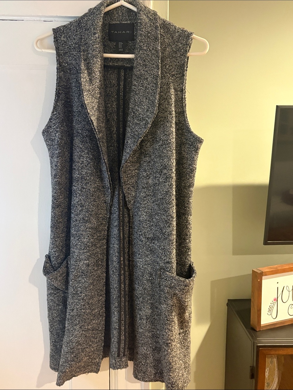 Tahari Gray Open-Front Sleeveless Knit Long Vest